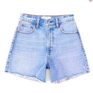 Abercrombie & Fitch - High Rise 7 Inch Dad Short